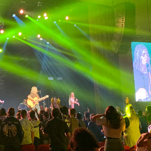 Hundreds adore and grow closer to Jesus at Ignite Youth conference