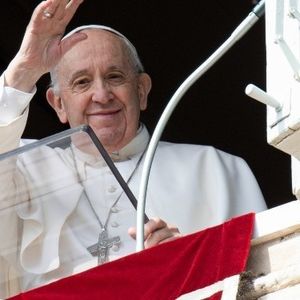 Leave behind personal securities to follow God, says Francis