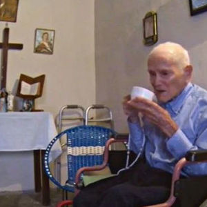 Juan is the oldest man in the world and he prays the rosary twice a day