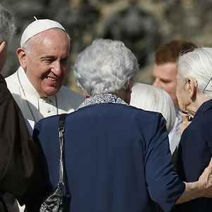 Discarding elderly a 'betrayal' of humanity, Pope Francis says