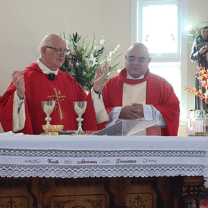 'A spirit of hope and trust in the mercy of God' on display at Three Saints Mass in Stanthorpe